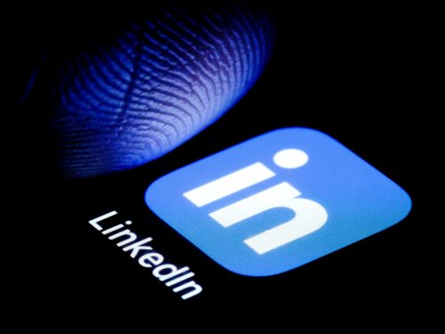 LinkedIn Tells People if You Look at Their Profile. Here’s How to Turn That Off